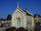 Mausolée des prêtres de la paroisse, rue Notre-Dame de Lourdes (Domalain)