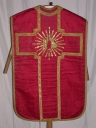 Ornement réversible blanc-rouge : chasuble, bourse de corporal, pale, voile de calice