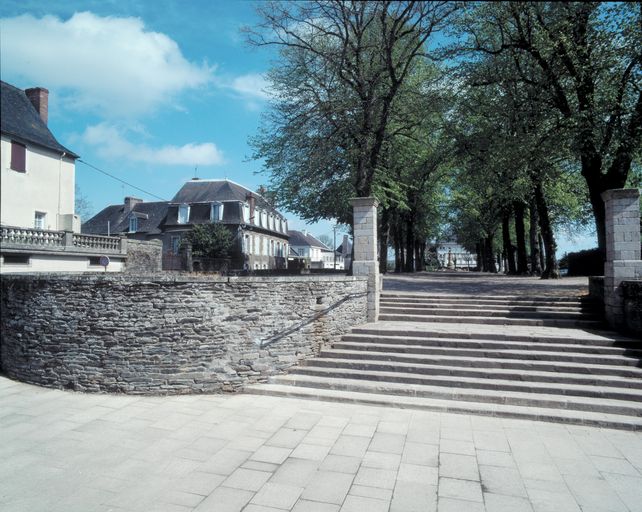 Promenade, dite le Mail, place de la Résistance (Josselin)