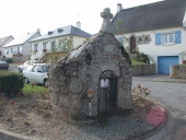 Puits, rue de Brielles (Le Pertre)