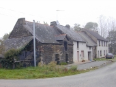 Alignement de quatre maisons, la Piassais (Renac)