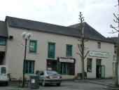Maison à boutique, 4 place André Ferré (Tinténiac)