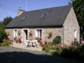 Moulin à farine dit Moulin aux Chiens, actuellement maison (Saint-Carreuc)