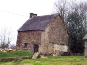 Maison, la Douve (Loutehel)