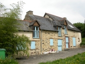 Alignement de maisons, la Cour d'à-Haut (Trévérien)