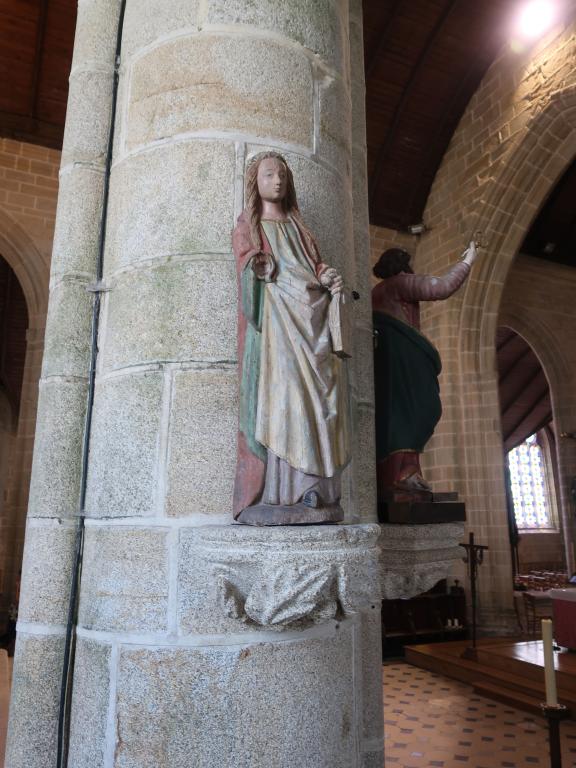 Statue : sainte Catherine d'Alexandrie, église Saint-Nonna (Penmarch)