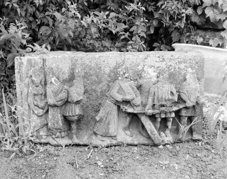 Élément d'enfeu (?), église paroissiale Saint-Hervé (Lanhouarneau)