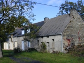 Alignement de trois maisons 1, le Frèche (Renac)