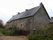 Alignement de logis, le Clos Jules (Sixt-sur-Aff)