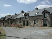 Alignement de maisons, Montenac (Langon)