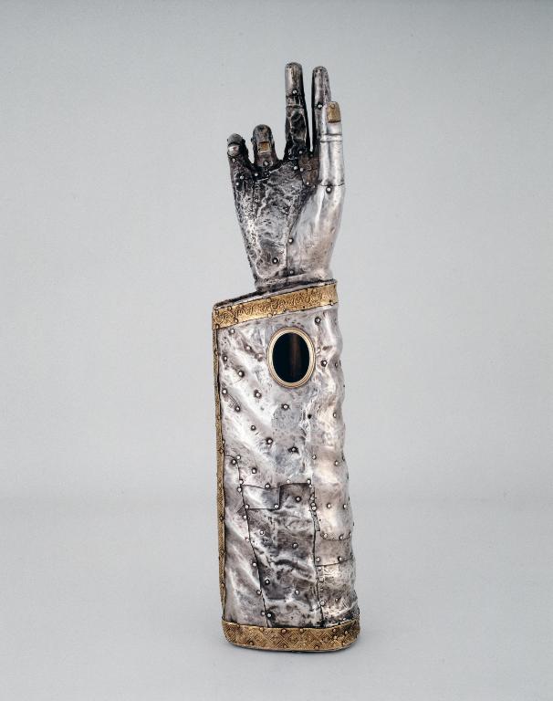 Bras-reliquaire de saint Hervé, église paroissiale Saint-Hervé (Lanhouarneau)