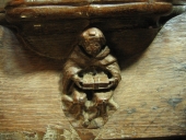 Cathédrale Saint-Paul-Aurélien : stalle 60