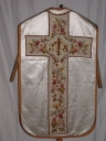 Ornement blanc 1 : chasuble, voile de calice