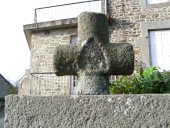 Croix de chemin, 6 rue des Granges (Miniac-Morvan)