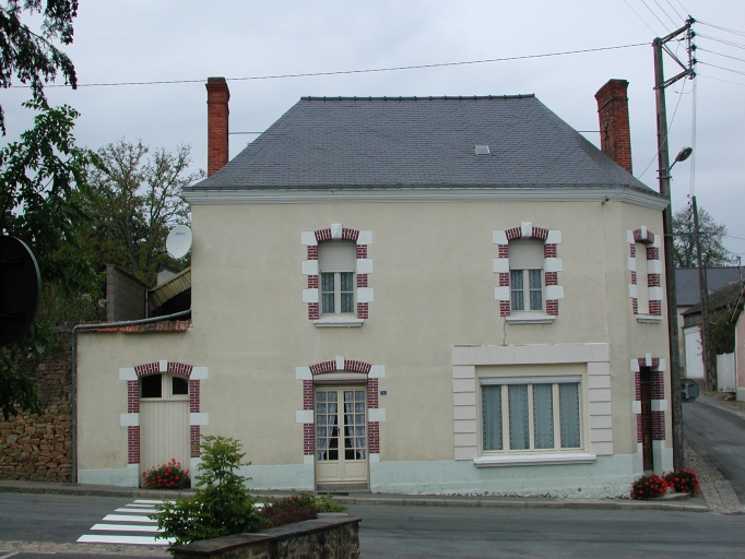 Maison, 1 rue du Château (Gennes-sur-Seiche)