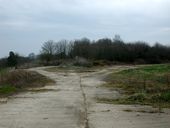 Aire de compensation des compas magnétiques de bord des avions, aéroport de Morlaix-Ploujean (Morlaix)