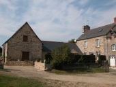 Ferme, actuellement maison, 21 rue des Lavoirs (Dingé)