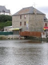 Moulin à marée du Pont Neuf, puis de Dahouët, actuellement commerce et immeuble à logements (Pléneuf-Val-André)