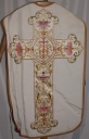 Ornement blanc 4 : chasuble, bourse de corporal, étole, voile de calice
