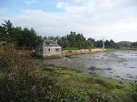 Moulin à marée du Hézo, actuellement habitation, route de Saint-Armel (Le Hézo)