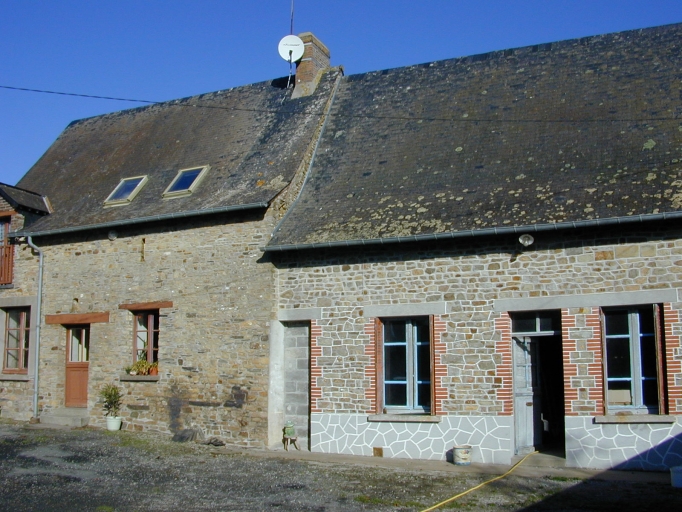 Alignement de deux logis, la Guéroulais (Eancé)