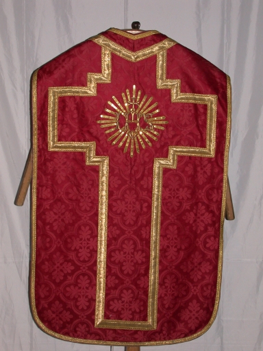 Ornement rouge 2 : chasuble