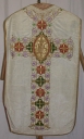 Ornement blanc 6 : chasuble, bourse de corporal, étole, manipule, voile de calice