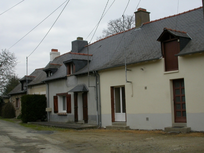 Alignement de maisons, les Rochers (Servon-sur-Vilaine)