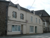 Maisons à boutique, 20 rue Nationale (Tinténiac)