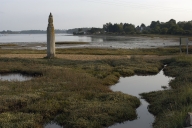 Stèle christianisée dit la Quenouille de Brigitte, Pointe de l'Istrec (Locoal-Mendon)