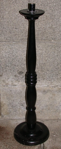 Série de 6 chandeliers funéraires