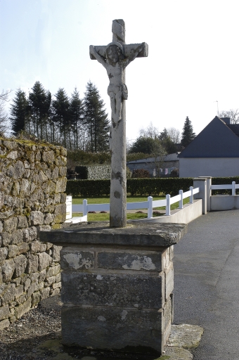 Croix de chemin du Groezic, rue du lieutenant Eugène Morvan (Pluméliau fusionnée en Pluméliau-Bieuzy en 2019)