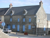 Maison, 10, 11 place de l'Eglise (Melrand)