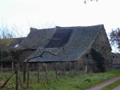 Alignement de logis, Quily (Saint-Just)