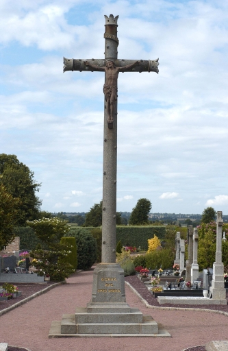 Croix de cimetière, rue de Bel-Air (La Chapelle-Thouarault)