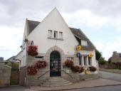 Poste, rue de la Poste (Penvénan)