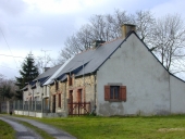 Alignement de quatre maisons, la Cherplais (Pipriac)