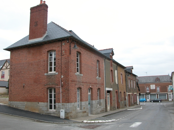 Alignement de maisons, 2-8 rue de la Gare (Gévezé)
