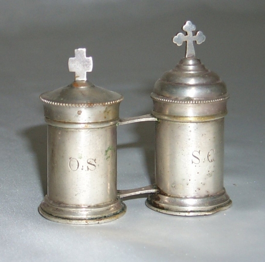 Ampoule à saint chrême, ampoule à huile des catéchumènes