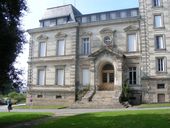 Manoir du Grasdor, couvent des Dames de la Retraite du Mené, Grand Séminaire, hôpital militaire, puis logis Villemin, actuellement hôpital, rue du 505ème (Vannes)