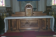 Ensemble du maître-autel : autel, 2 gradins d'autel, tabernacle, devant d'autel, 3 degrés d'autel