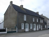 Immeuble à logements, route départementale de Saint Ganton à Sénonnes (Eancé)