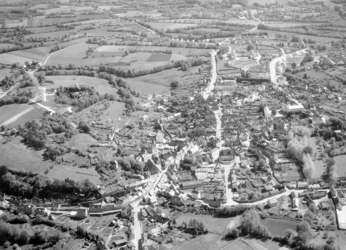 Château fort, place et rue du château (Guémené-sur-Scorff)