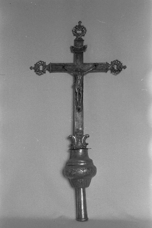 Croix de procession, église paroissiale Notre-Dame (Missiriac)