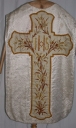 Ornement blanc 1 : chasuble, bourse de corporal, étole, voile de calice