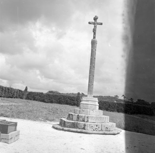 Croix monumentale dit Croix de Mission, cimetière (Guengat)