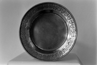 Plat, église Paroissiale Saint Pierre (Plounévez-Quintin)