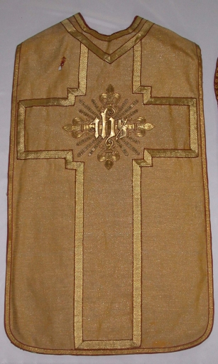 Ornement blanc 1 : chasuble, bourse de corporal