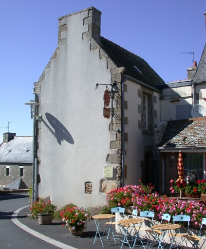 Maison, 9 place de l'Eglise (Trégastel)
