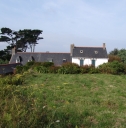 Maisons, alignement de trois logis, Kerguereva (île de Bréhat)